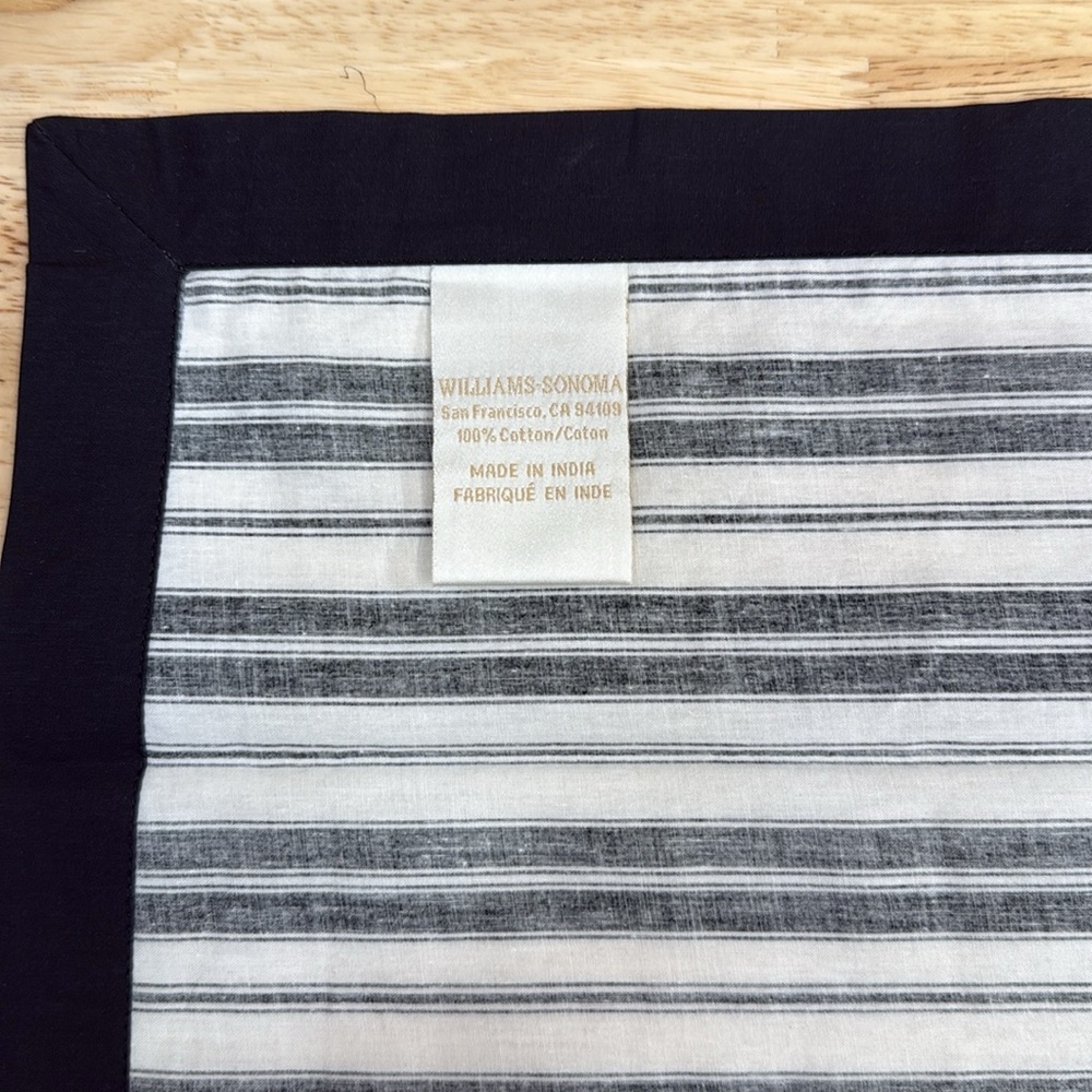 Williams Sonoma Ornate Black and White Striped Table Napkins set of 4 - Picture 3 of 5